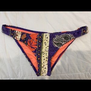 Printed bikini bottoms